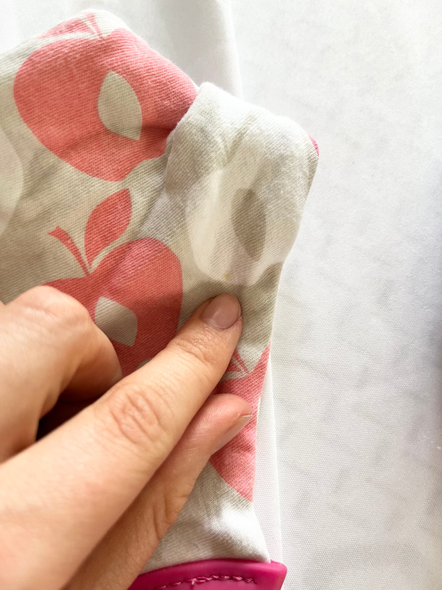 Kushies Chewbibs (2) Apple & Letter Prints