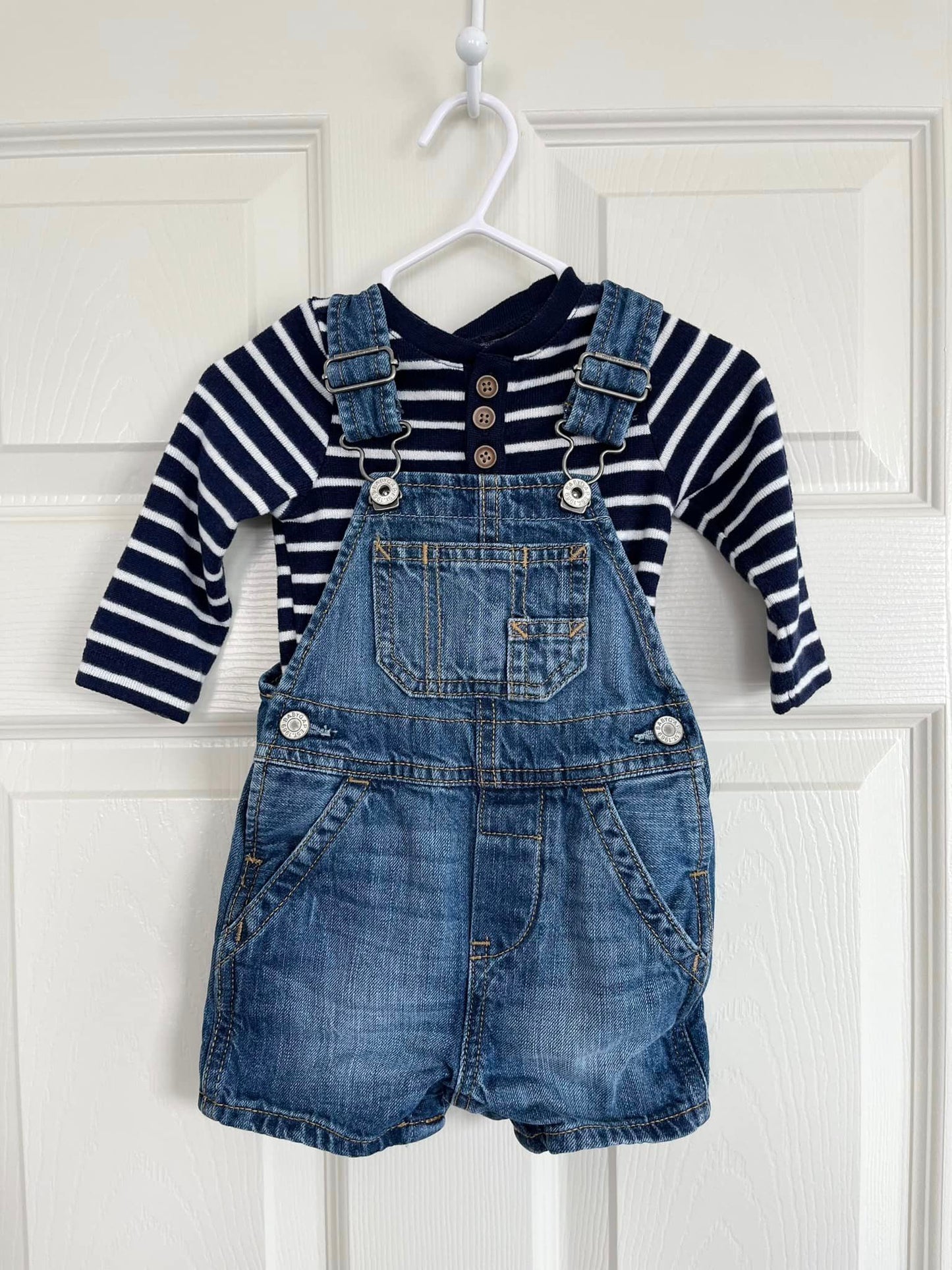 Gap Overalls & Old Navy Onesie 3-6m