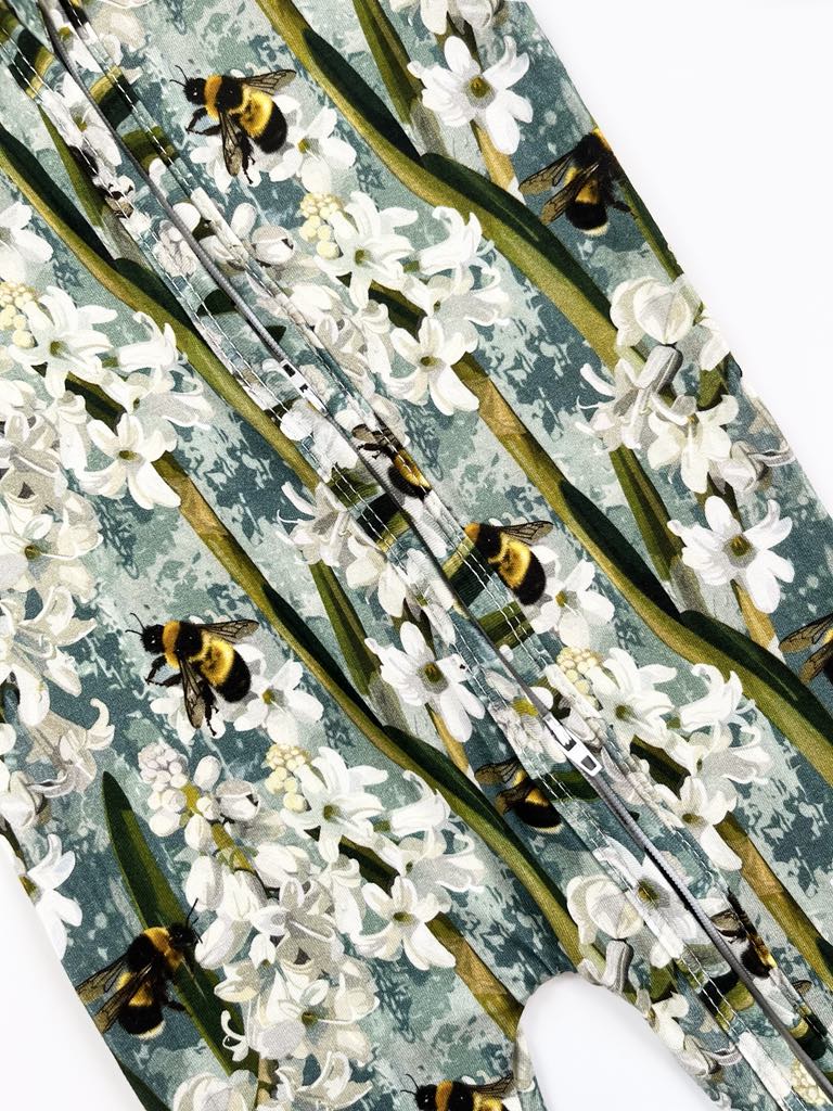Hyacinth Bees Zippy - Old Style Sizing