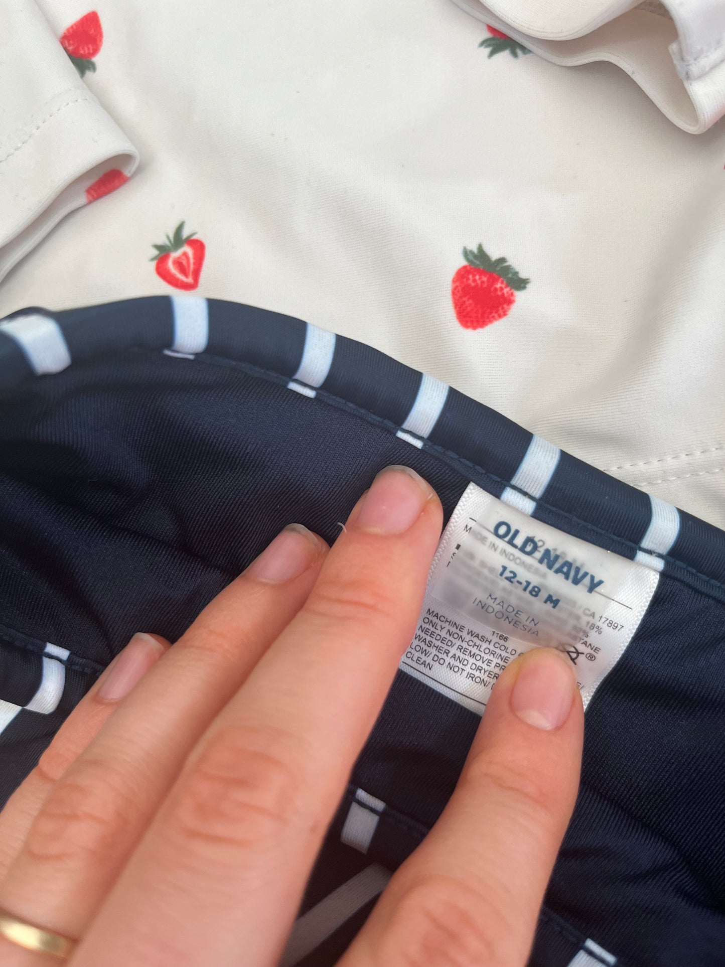 Old Navy Swimsuit 12-18m