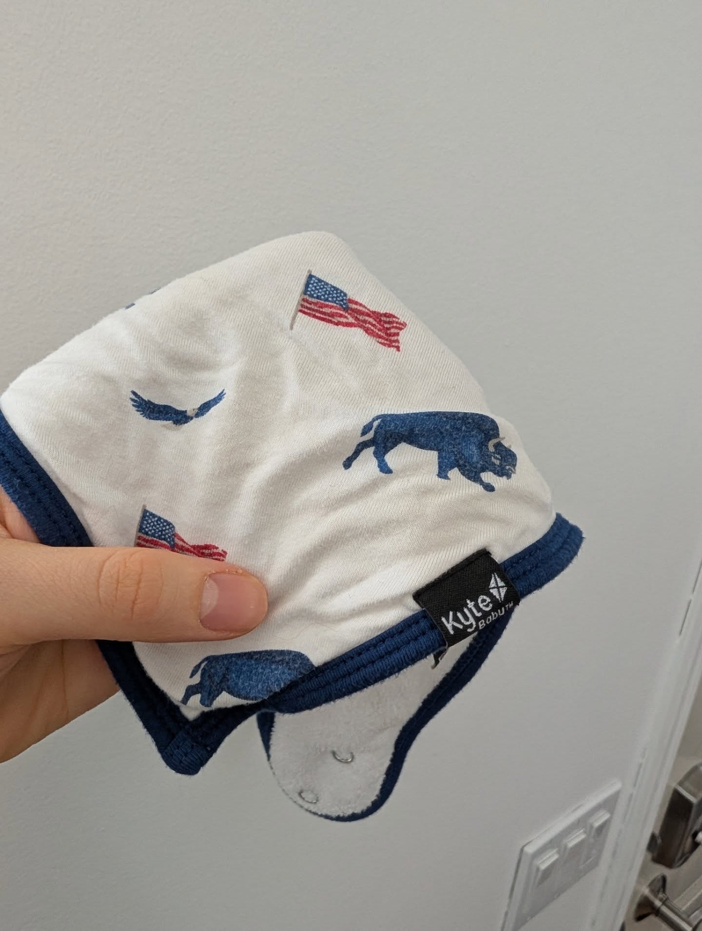 KYTE Baby Bamboo Bib in Fontier