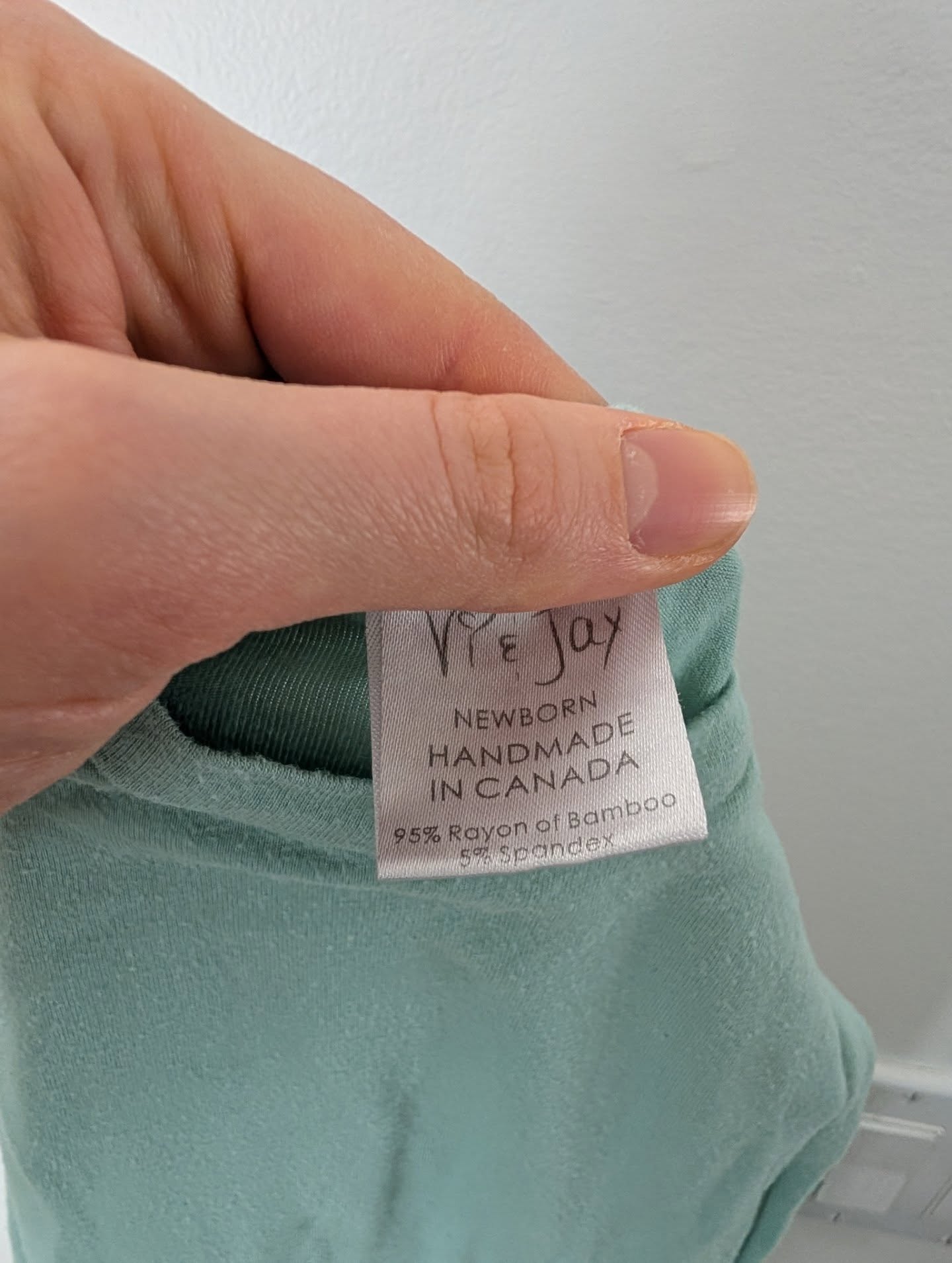 Vi & Jax Bamboo Sage Knotted Gown & Hat Set Newborn