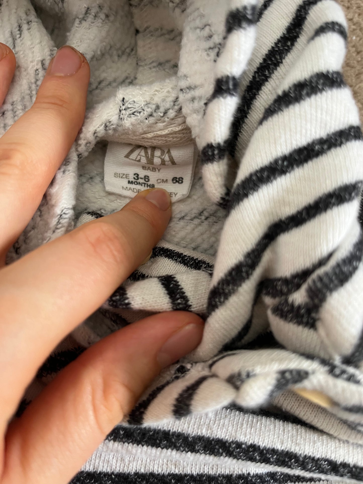 ZARA Smilie Striped Hoodie 3-6m