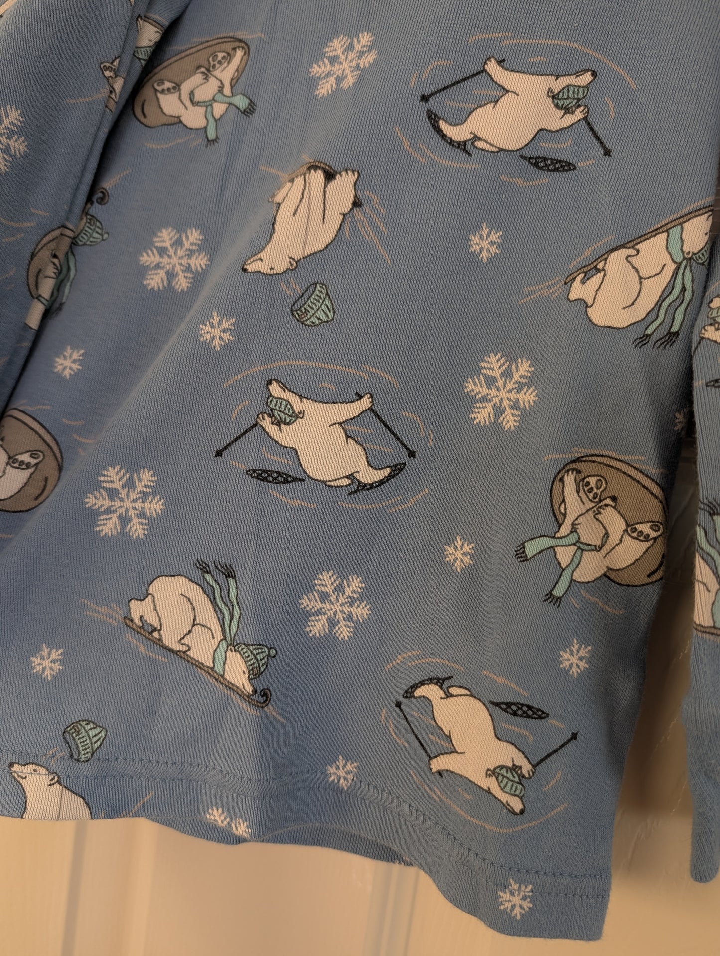 Old Navy Polar Bears Skiiing PJs 2T