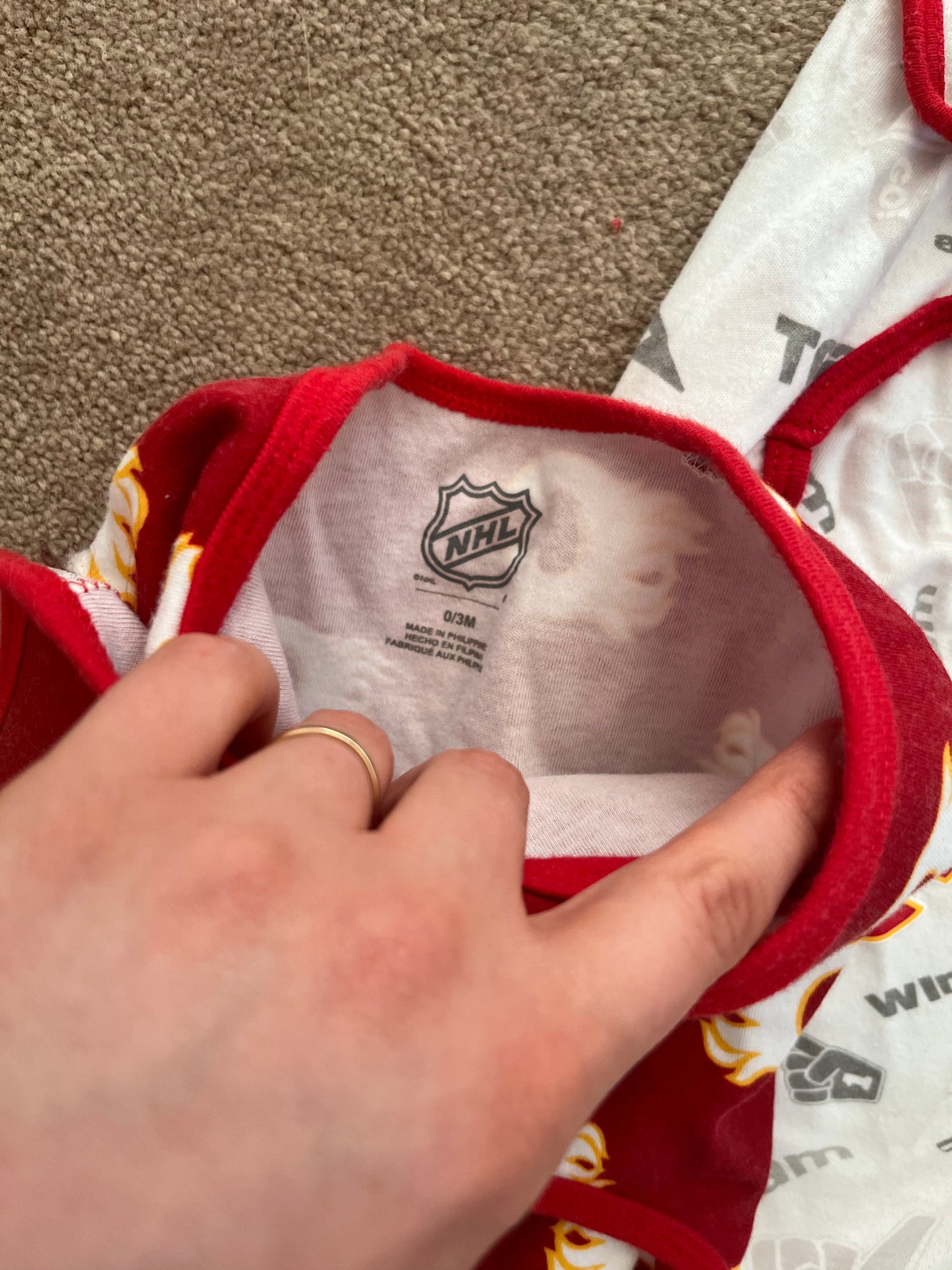 Calgary Flames Velcro Swaddles 0-3m