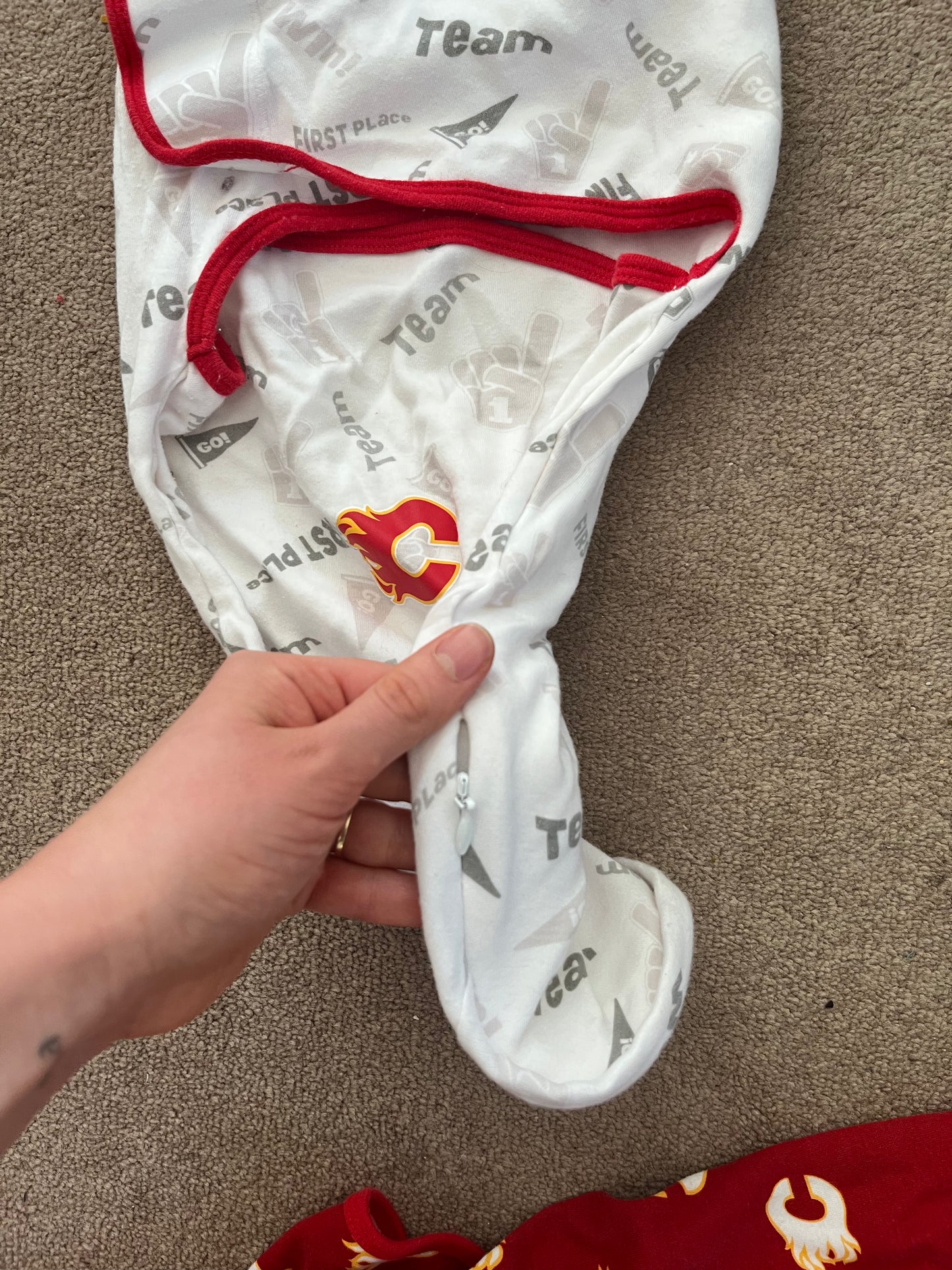 Calgary Flames Velcro Swaddles 0-3m